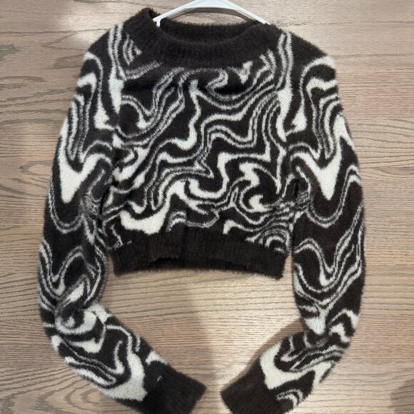 Urban Outfitters Cropped Black and White Sweater- Small - Picture 1 of 3